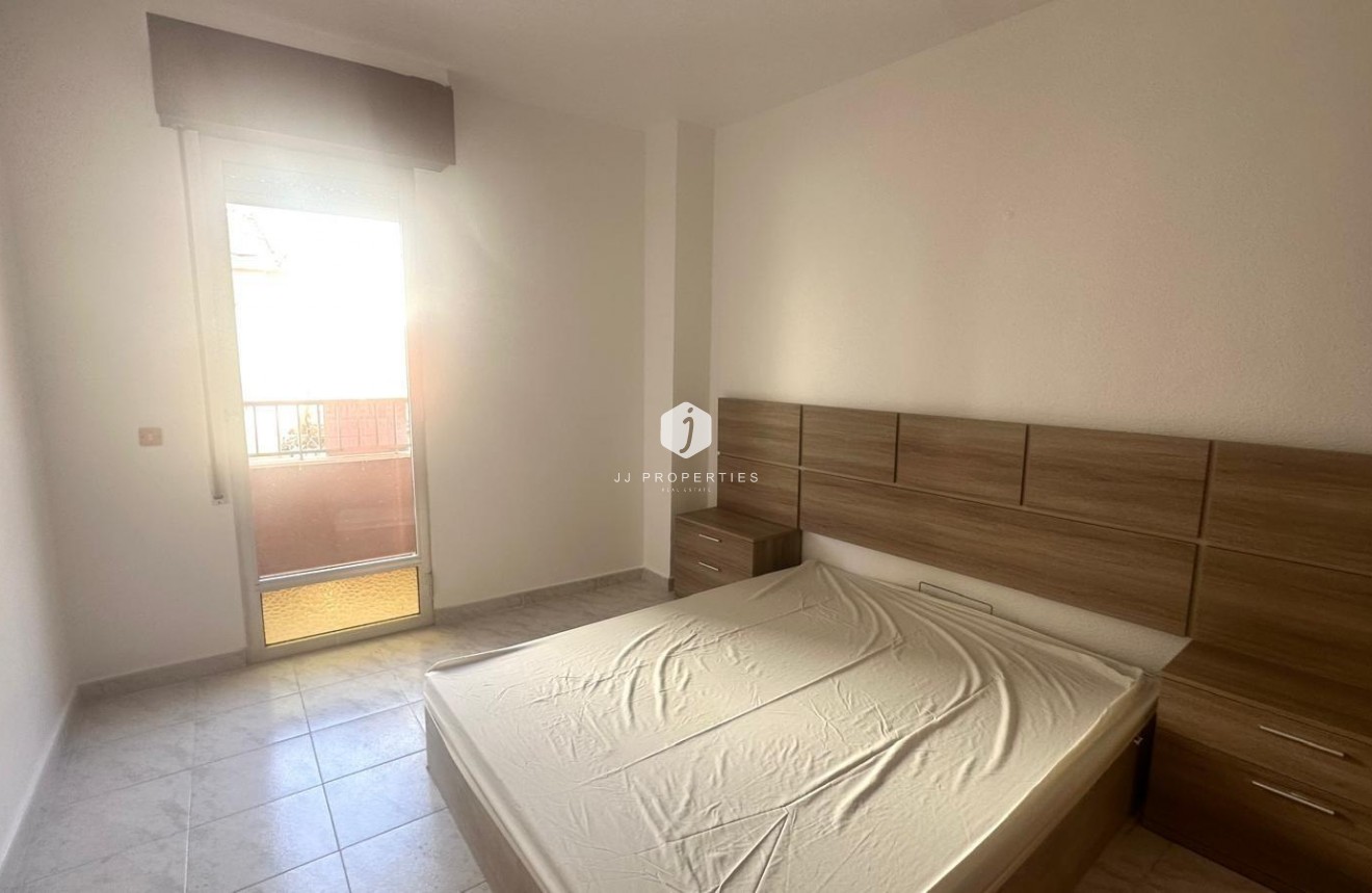 Resale - Apartment / flat -
Torrevieja - Estacion de autobuses