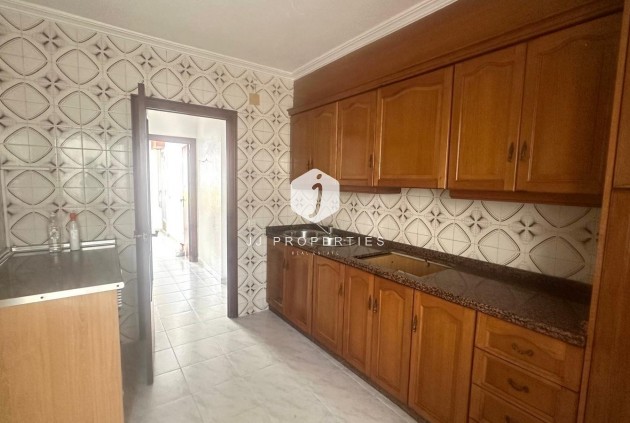 Resale - Apartment / flat -
Torrevieja - Estacion de autobuses