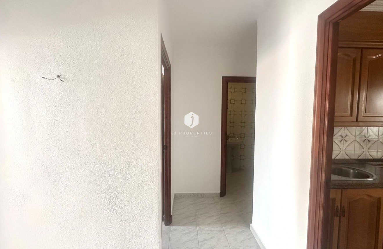 Resale - Apartment / flat -
Torrevieja - Estacion de autobuses