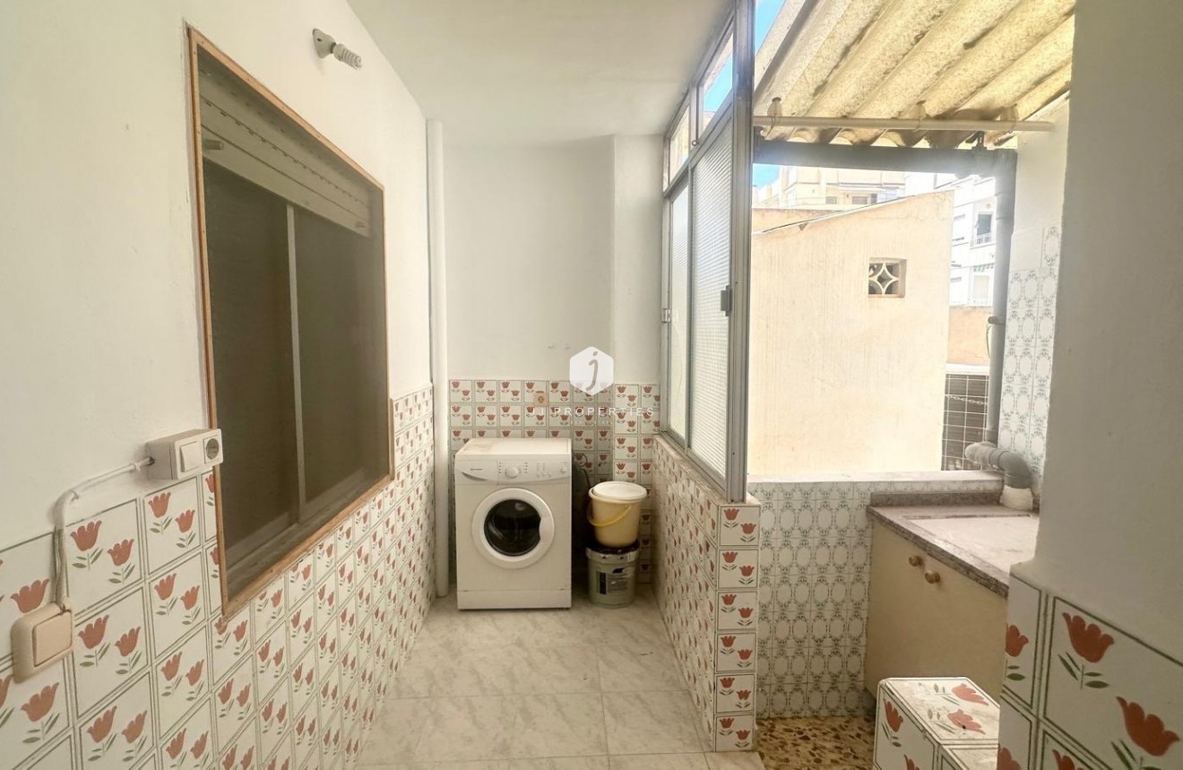 Resale - Apartment / flat -
Torrevieja - Estacion de autobuses