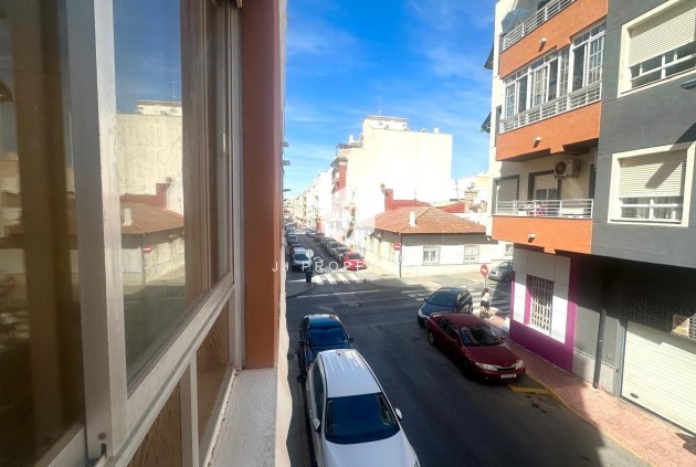 Resale - Apartment / flat -
Torrevieja - Estacion de autobuses