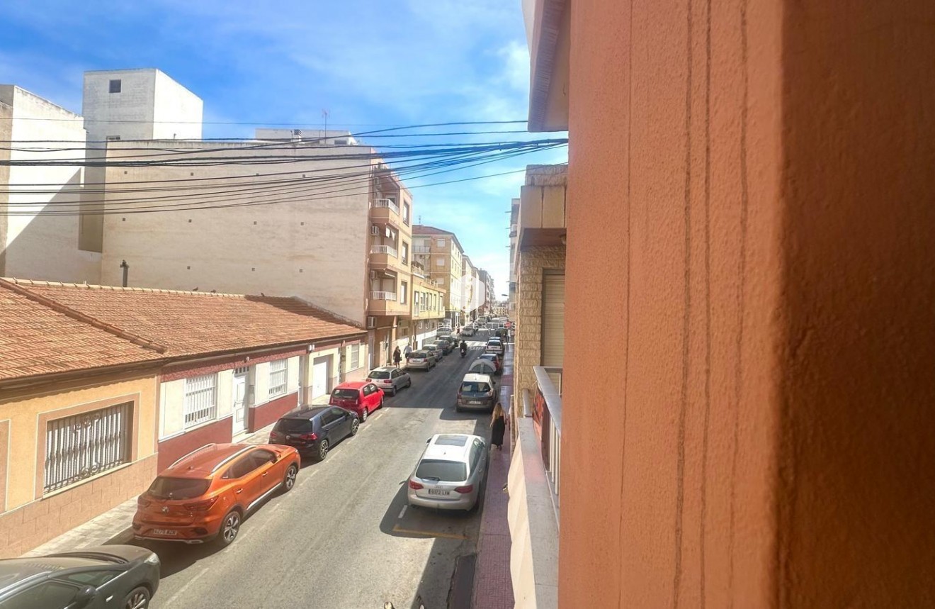 Resale - Apartment / flat -
Torrevieja - Estacion de autobuses