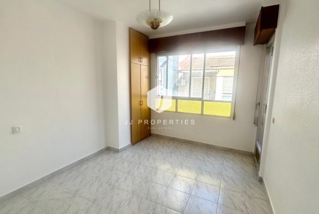Resale - Apartment / flat -
Torrevieja - Estacion de autobuses