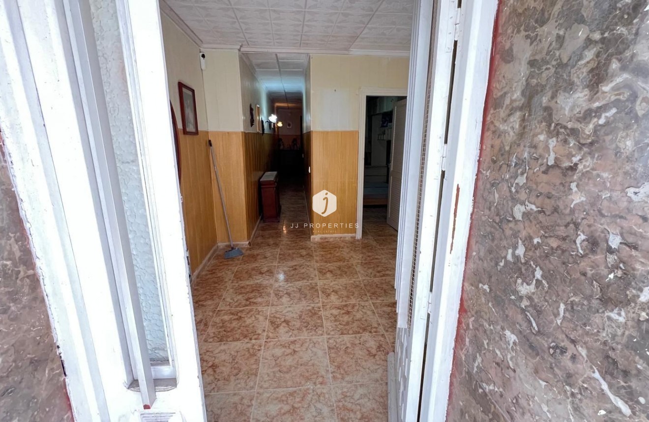 Segunda mano - Apartamento / piso -
Torrevieja