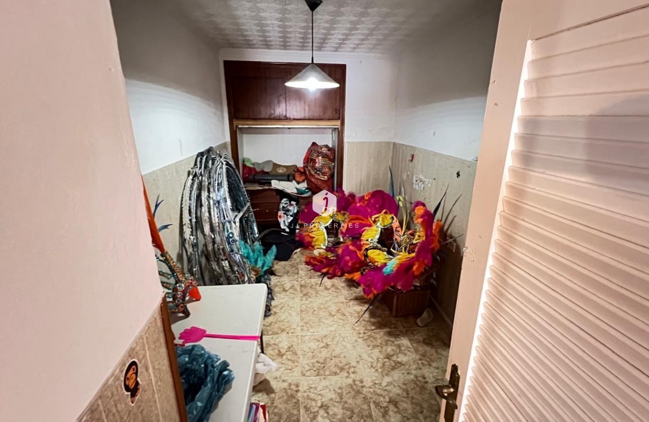 Segunda mano - Apartamento / piso -
Torrevieja