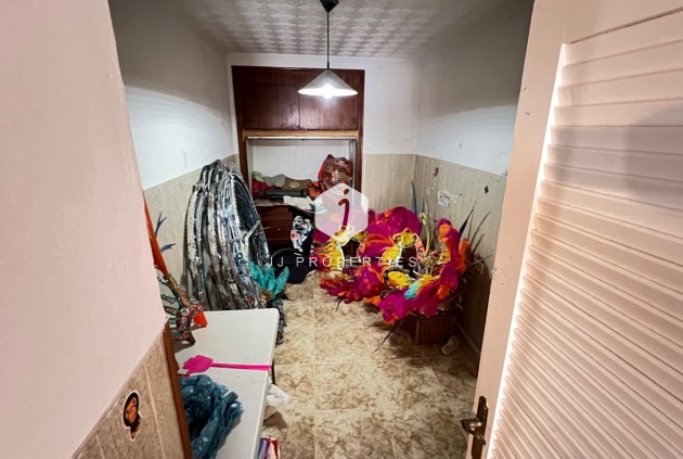 Segunda mano - Apartamento / piso -
Torrevieja