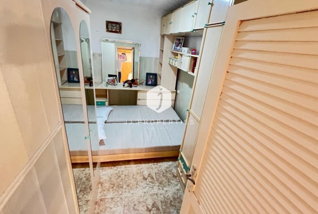 Segunda mano - Apartamento / piso -
Torrevieja