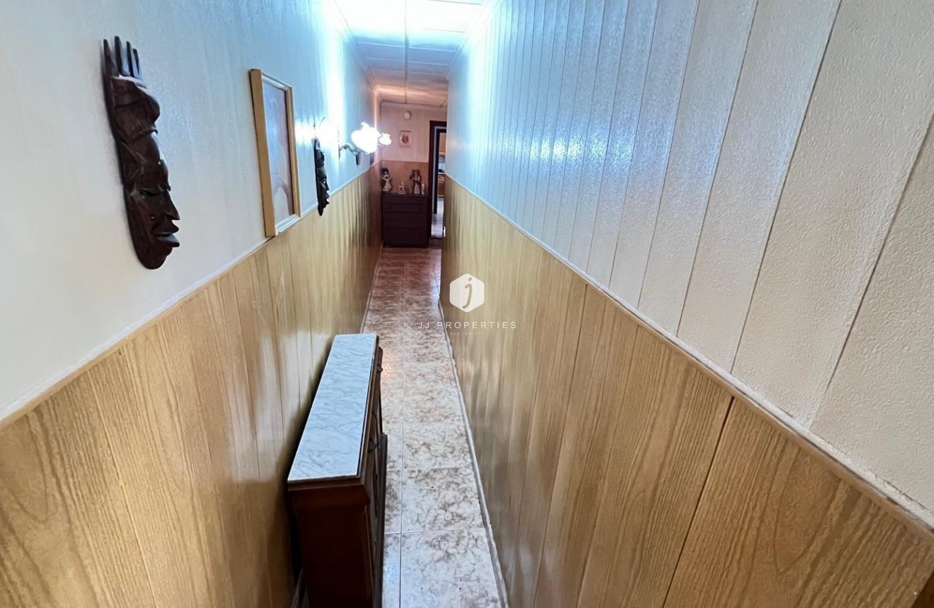 Segunda mano - Apartamento / piso -
Torrevieja