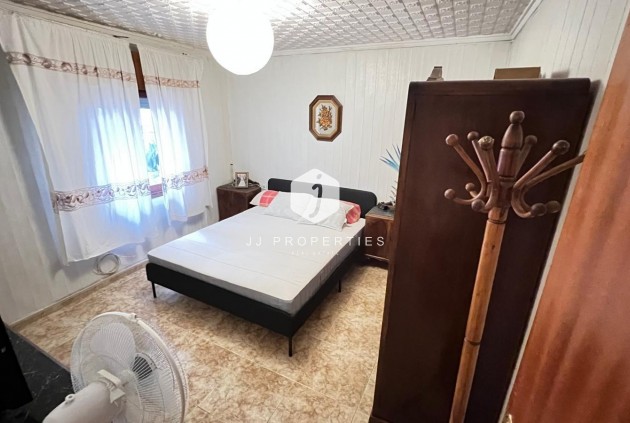 Segunda mano - Apartamento / piso -
Torrevieja