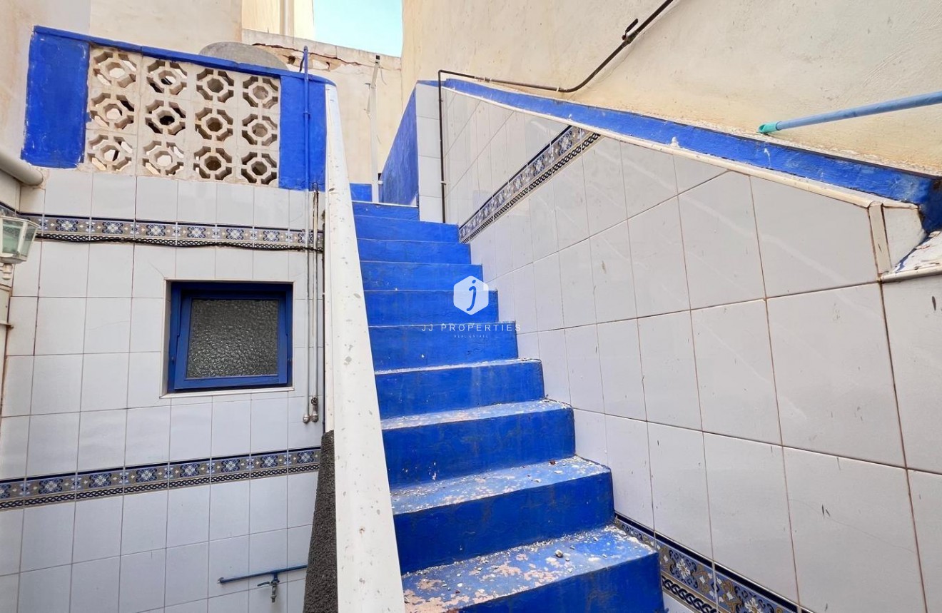 Segunda mano - Apartamento / piso -
Torrevieja