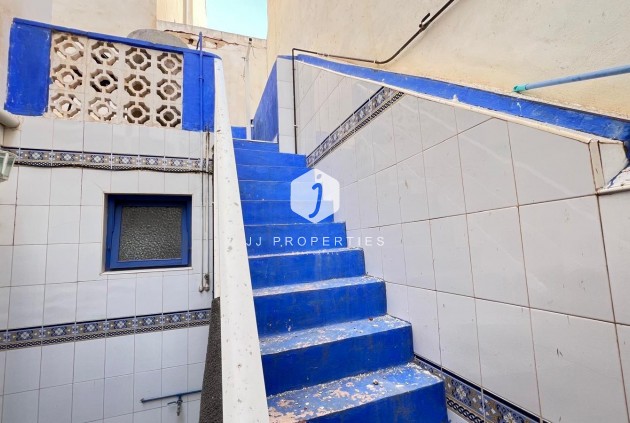 Segunda mano - Apartamento / piso -
Torrevieja