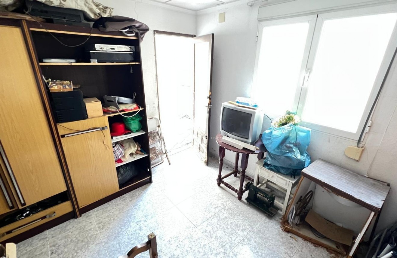 Segunda mano - Apartamento / piso -
Torrevieja