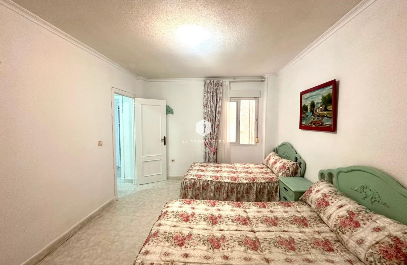 Aus zweiter Hand - Wohnung -
Torrevieja - Centro