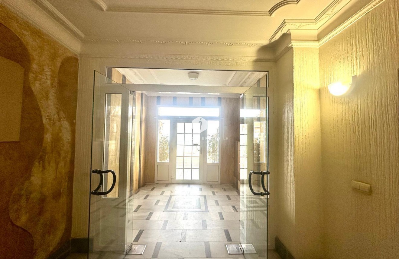 Aus zweiter Hand - Wohnung -
Torrevieja - Centro