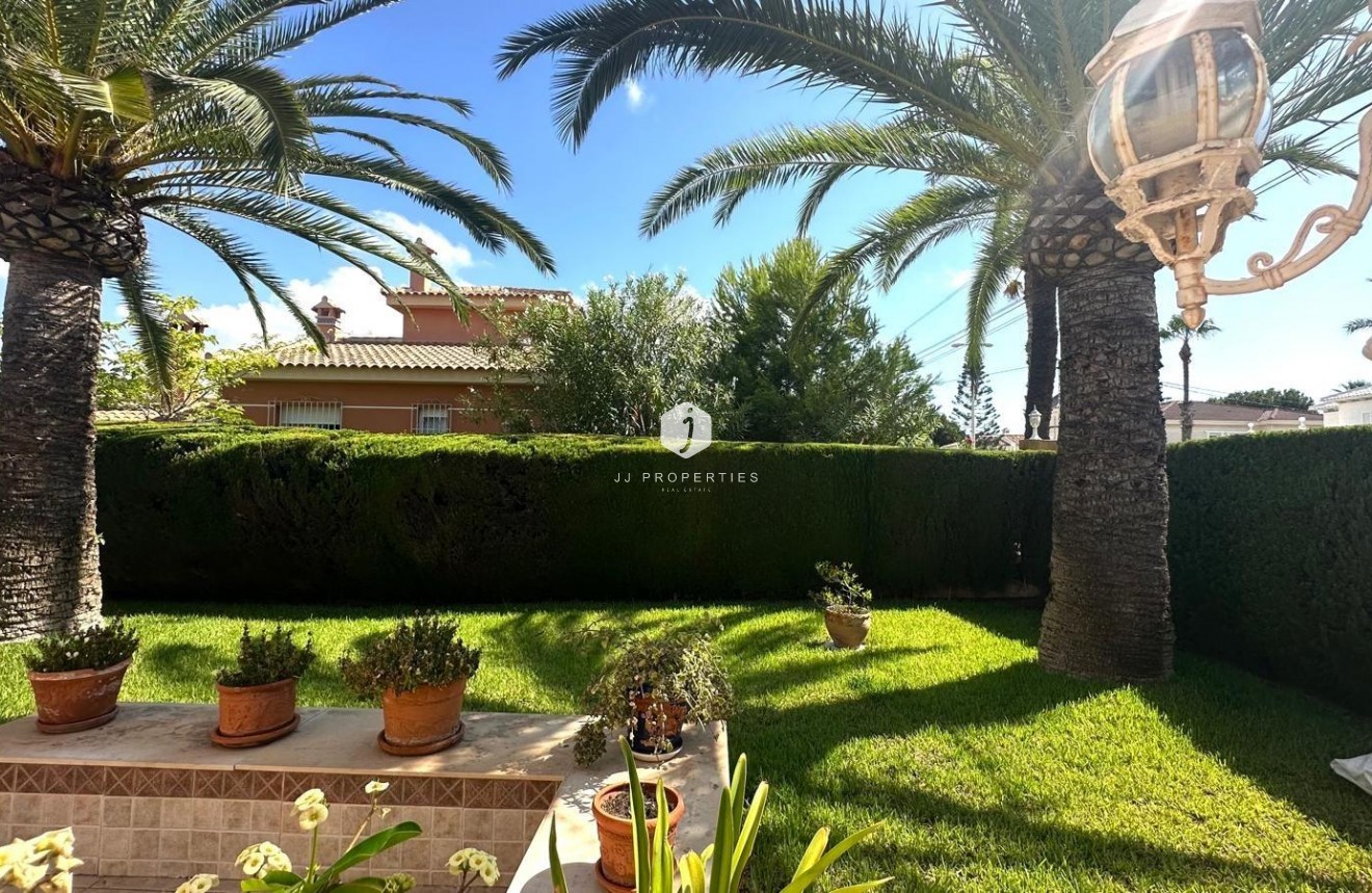 Resale - Villa -
Cabo Roig - Costa Blanca