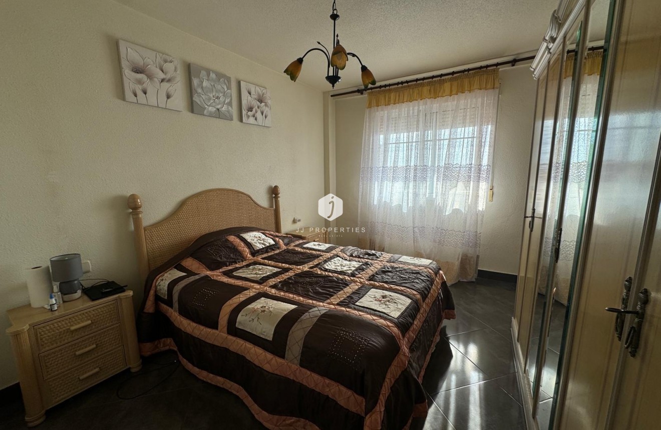 Resale - Apartment / flat -
Torrevieja - Playa del Cura