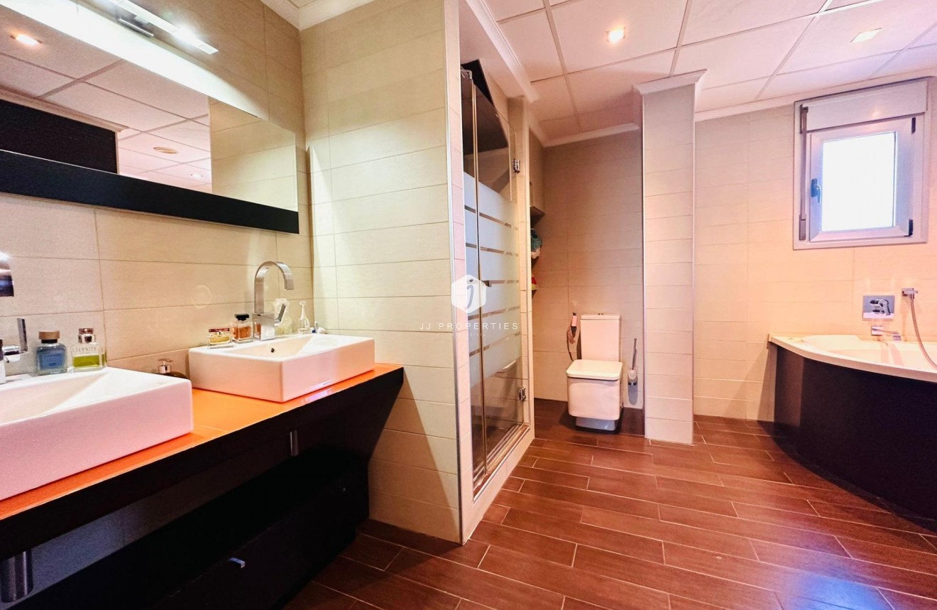 Resale - Apartment / flat -
Torrevieja - Estacion de autobuses