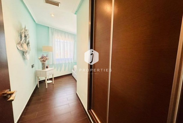 Resale - Apartment / flat -
Torrevieja - Estacion de autobuses