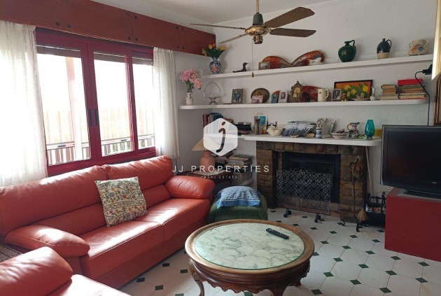 Resale - Villa -
Orihuela Costa - Campoamor