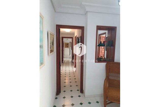 Resale - Villa -
Orihuela Costa - Campoamor