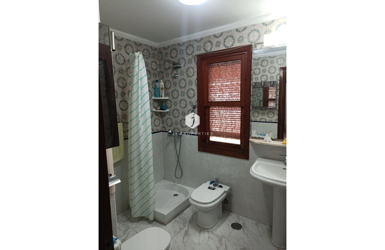 Resale - Villa -
Orihuela Costa - Campoamor