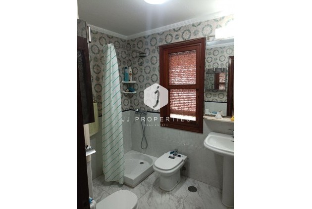 Resale - Villa -
Orihuela Costa - Campoamor