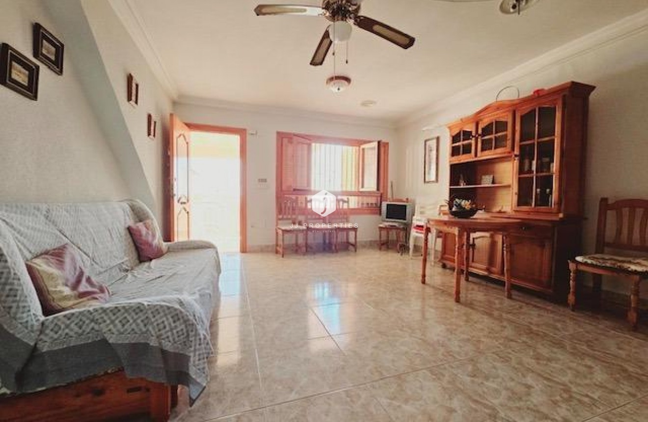 Resale - Villa -
Guardamar del Segura - Guarmar Del Segura