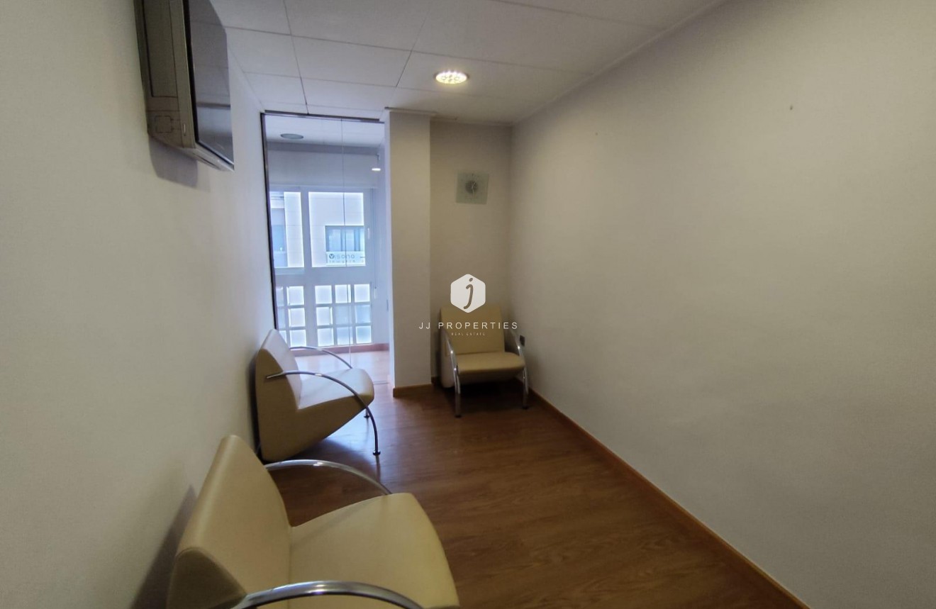 Resale - Apartment / flat -
Torrevieja - Puerto