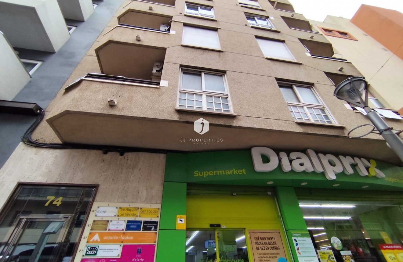 Resale - Apartment / flat -
Torrevieja - Puerto