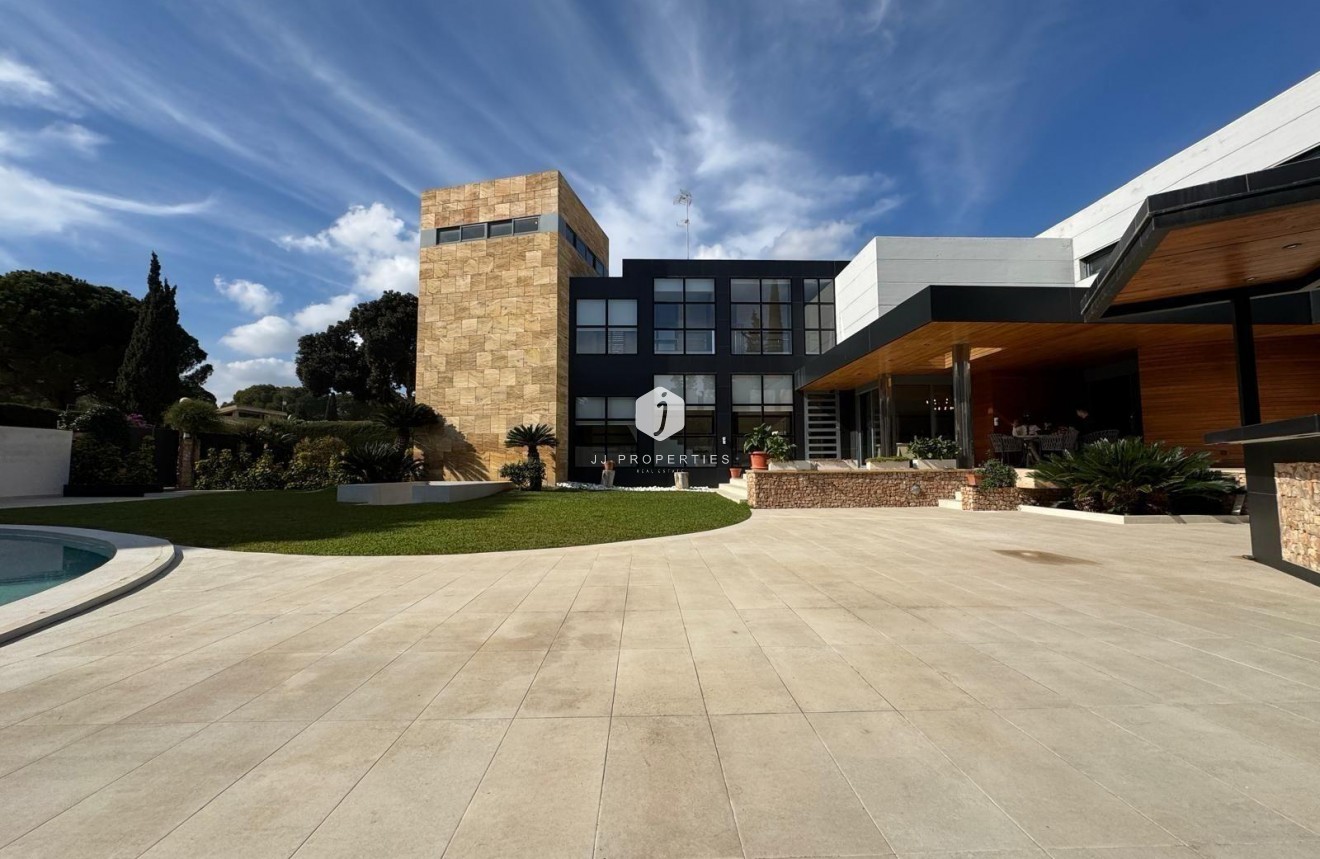 Z drugiej ręki - Villa -
Orihuela Costa - Altos De Campoamor