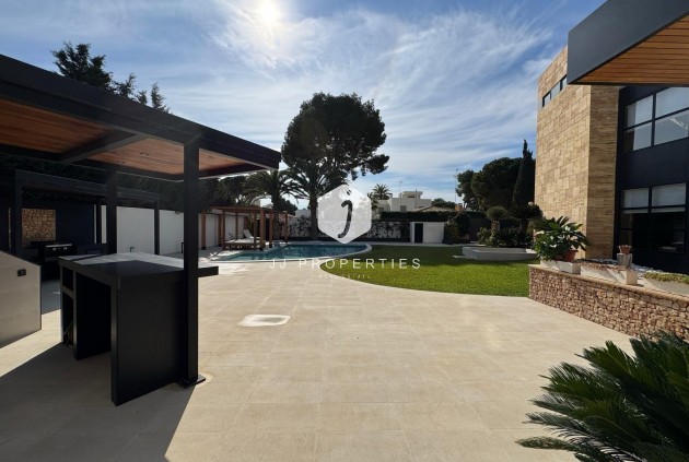 Z drugiej ręki - Villa -
Orihuela Costa - Altos De Campoamor