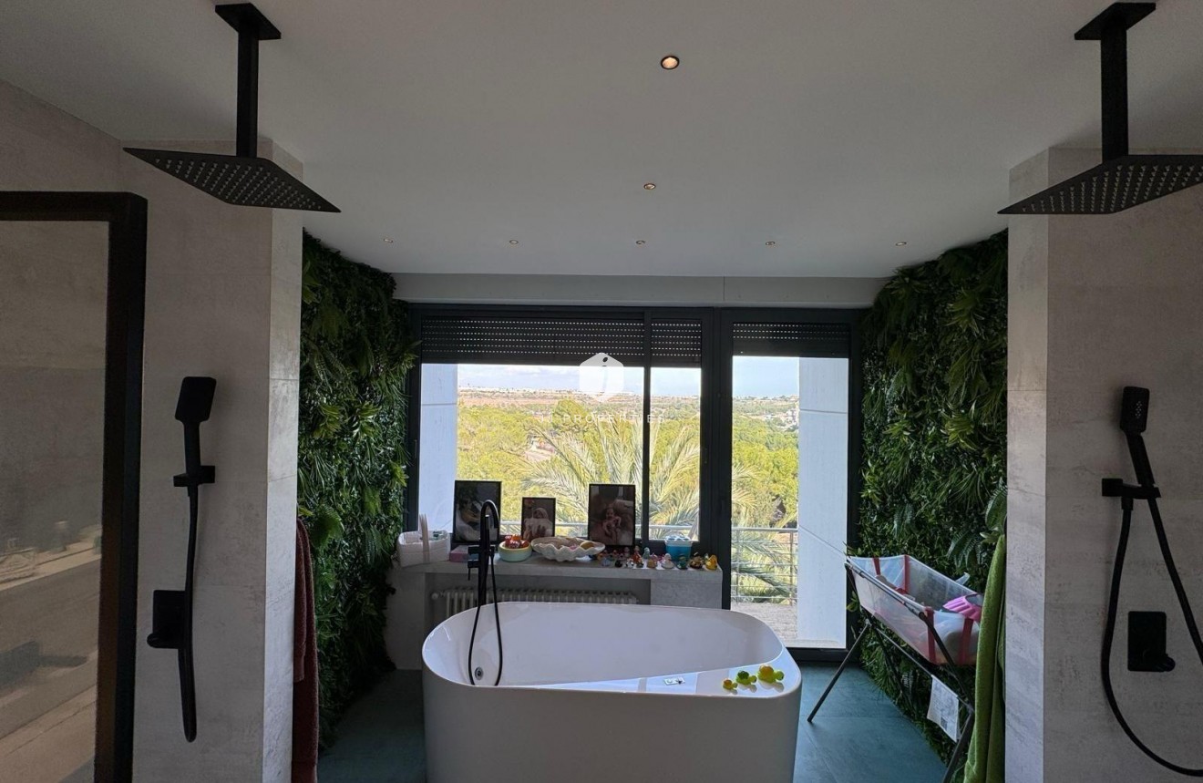 Z drugiej ręki - Villa -
Orihuela Costa - Altos De Campoamor