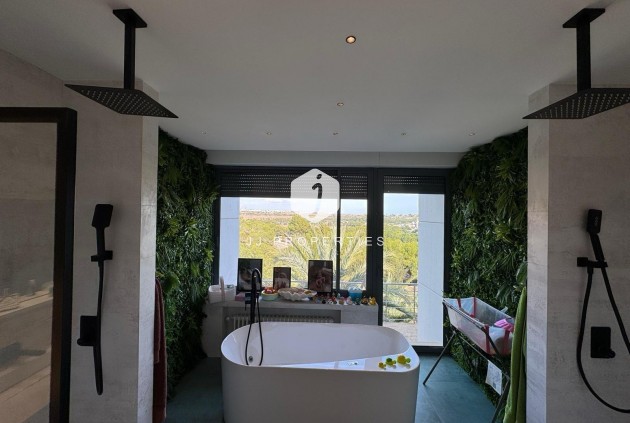 Z drugiej ręki - Villa -
Orihuela Costa - Altos De Campoamor