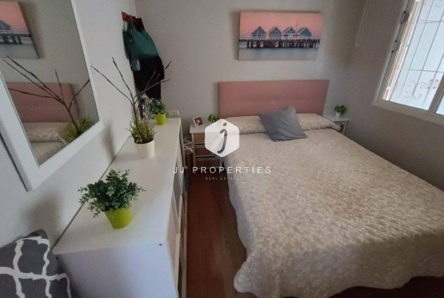 Resale - Apartment / flat -
Torrevieja - Los Balcones