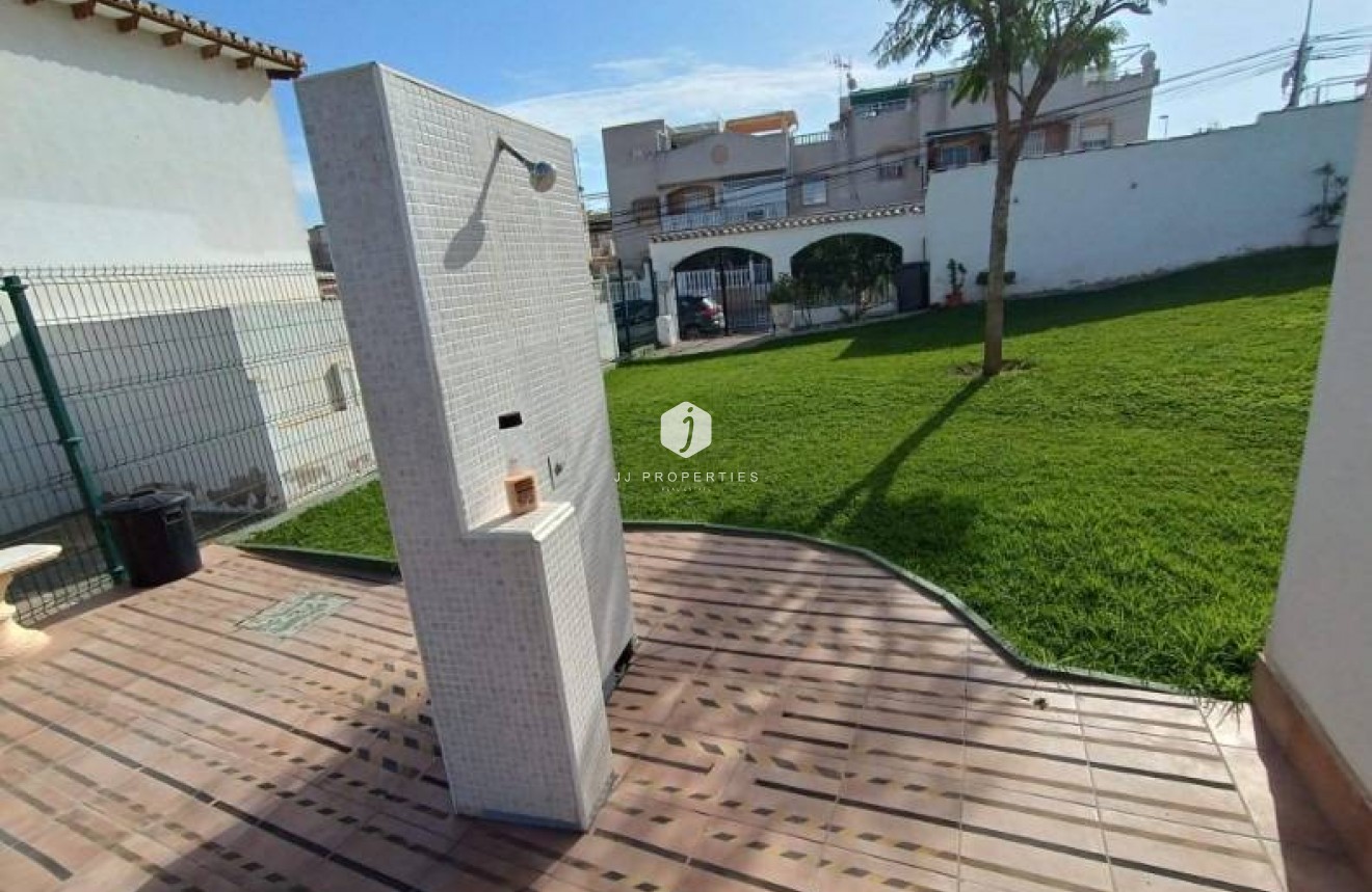Resale - Apartment / flat -
Torrevieja - Los Balcones
