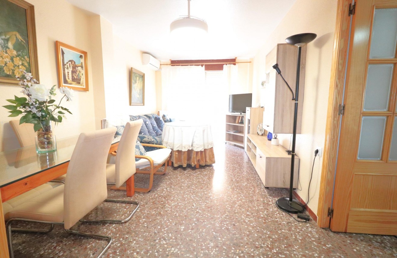 Resale - Apartment / flat -
Torrevieja - Acequion