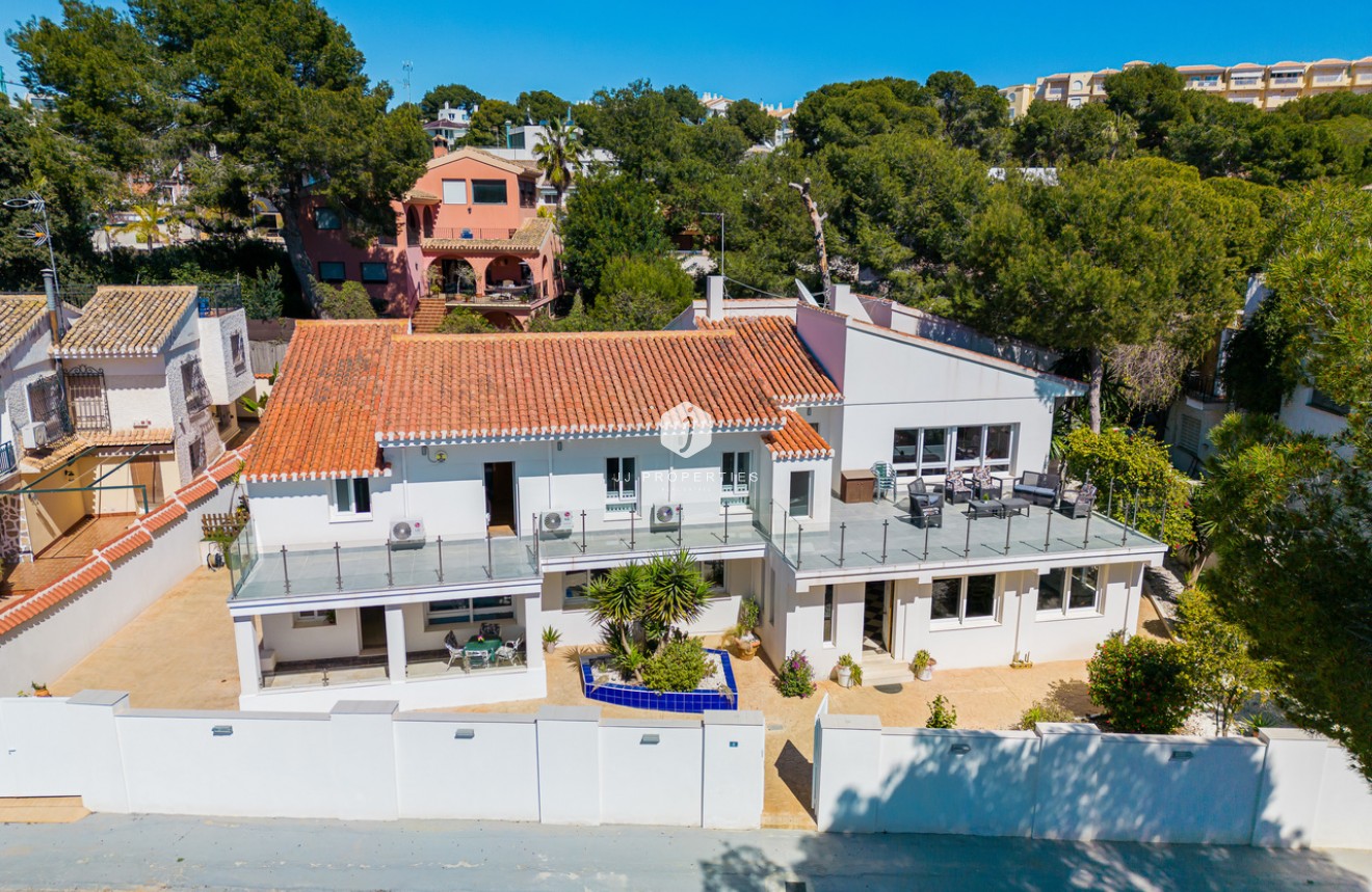 Resale - Villa -
Dehesa de Campoamor - Costa Blanca