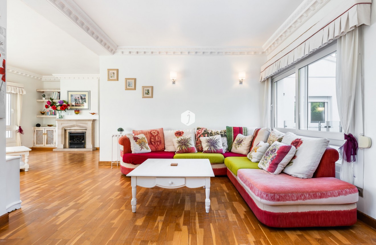 Resale - Villa -
Dehesa de Campoamor - Costa Blanca