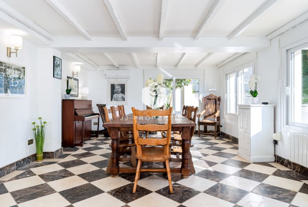 Resale - Villa -
Dehesa de Campoamor - Costa Blanca