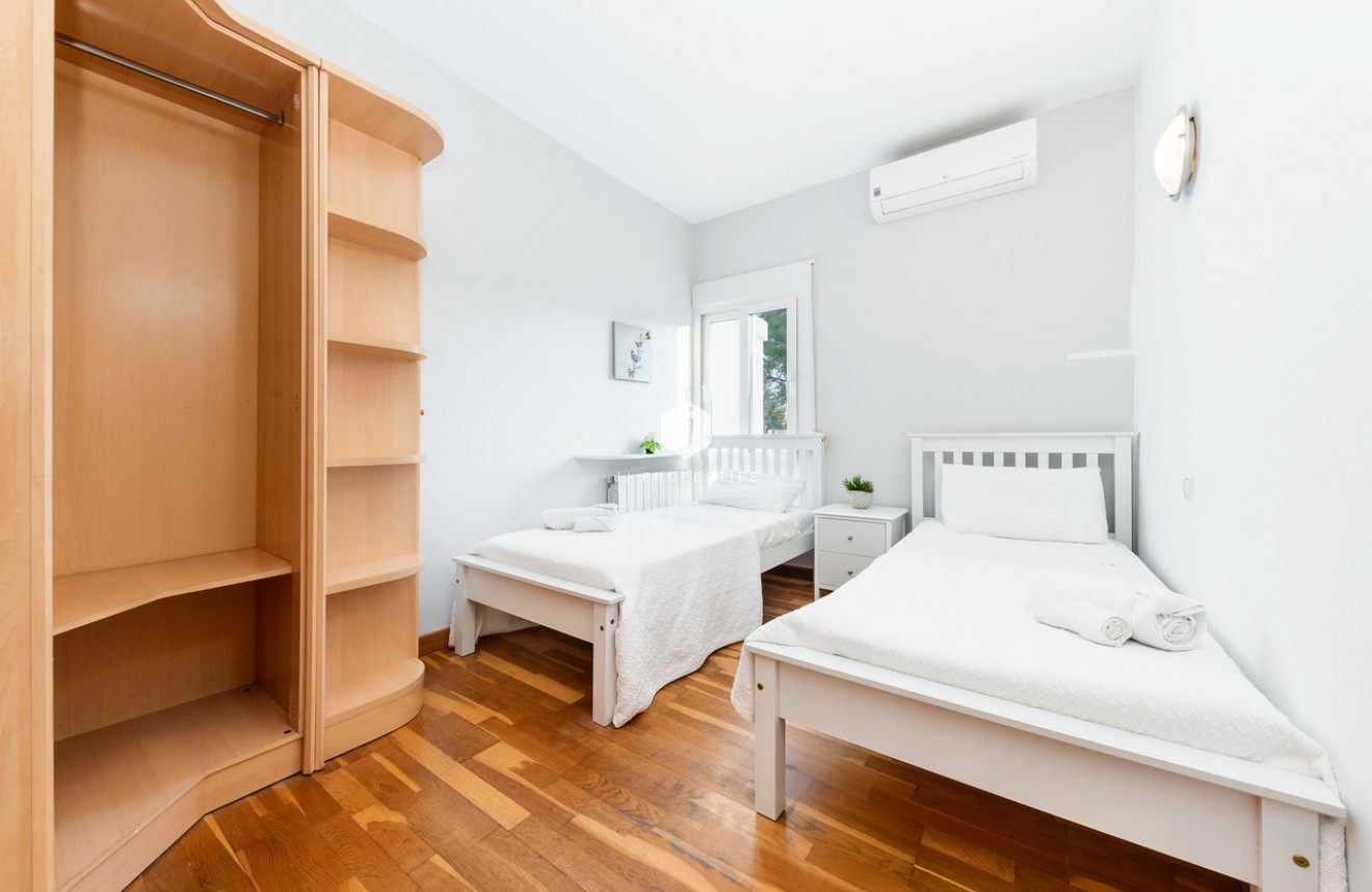 Resale - Villa -
Dehesa de Campoamor - Costa Blanca