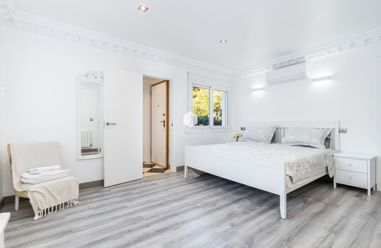 Resale - Villa -
Dehesa de Campoamor - Costa Blanca