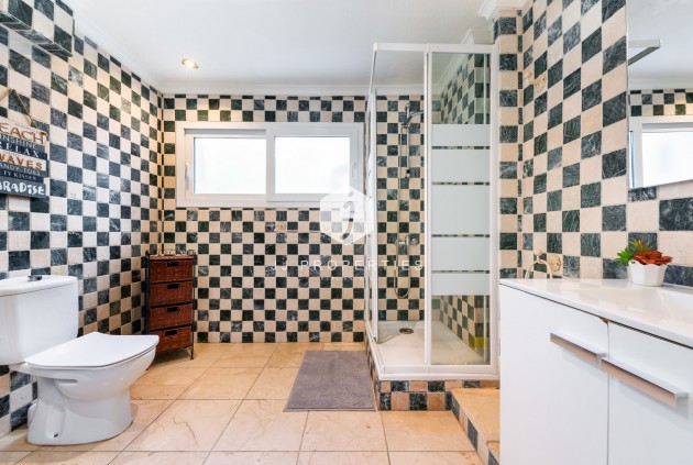 Resale - Villa -
Dehesa de Campoamor - Costa Blanca