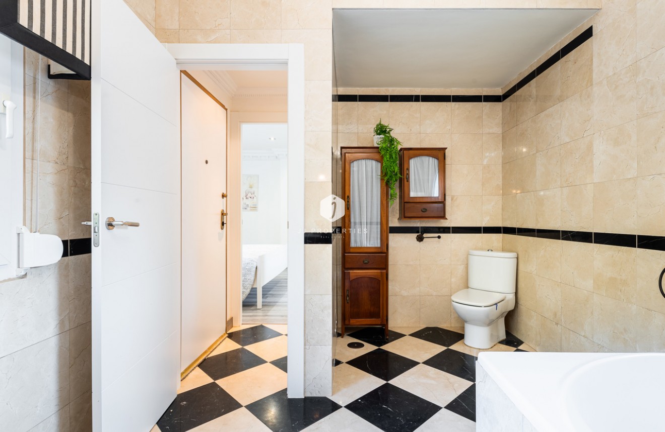 Resale - Villa -
Dehesa de Campoamor - Costa Blanca