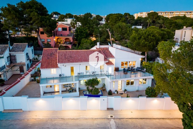 Resale - Villa -
Dehesa de Campoamor - Costa Blanca