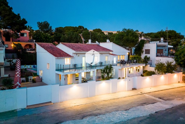 Resale - Villa -
Dehesa de Campoamor - Costa Blanca