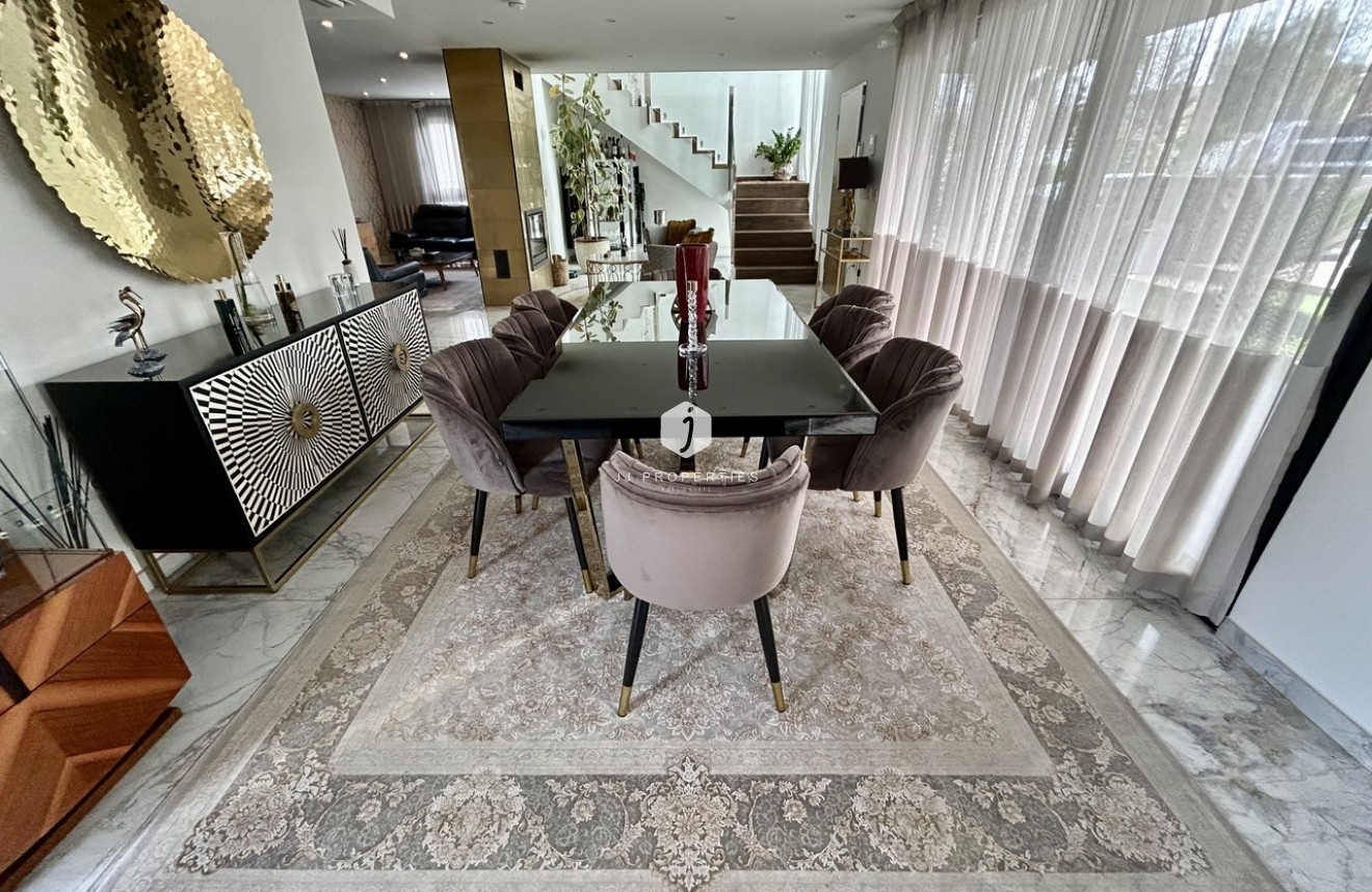 Resale - Villa -
Los Balcones - Costa Blanca