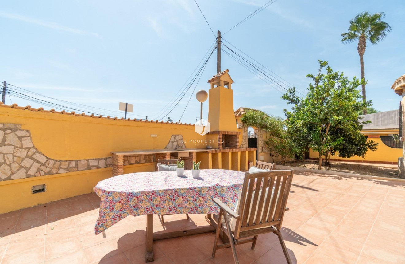 Resale - Chalet -
Orihuela Costa - Los Almendros-la Florida