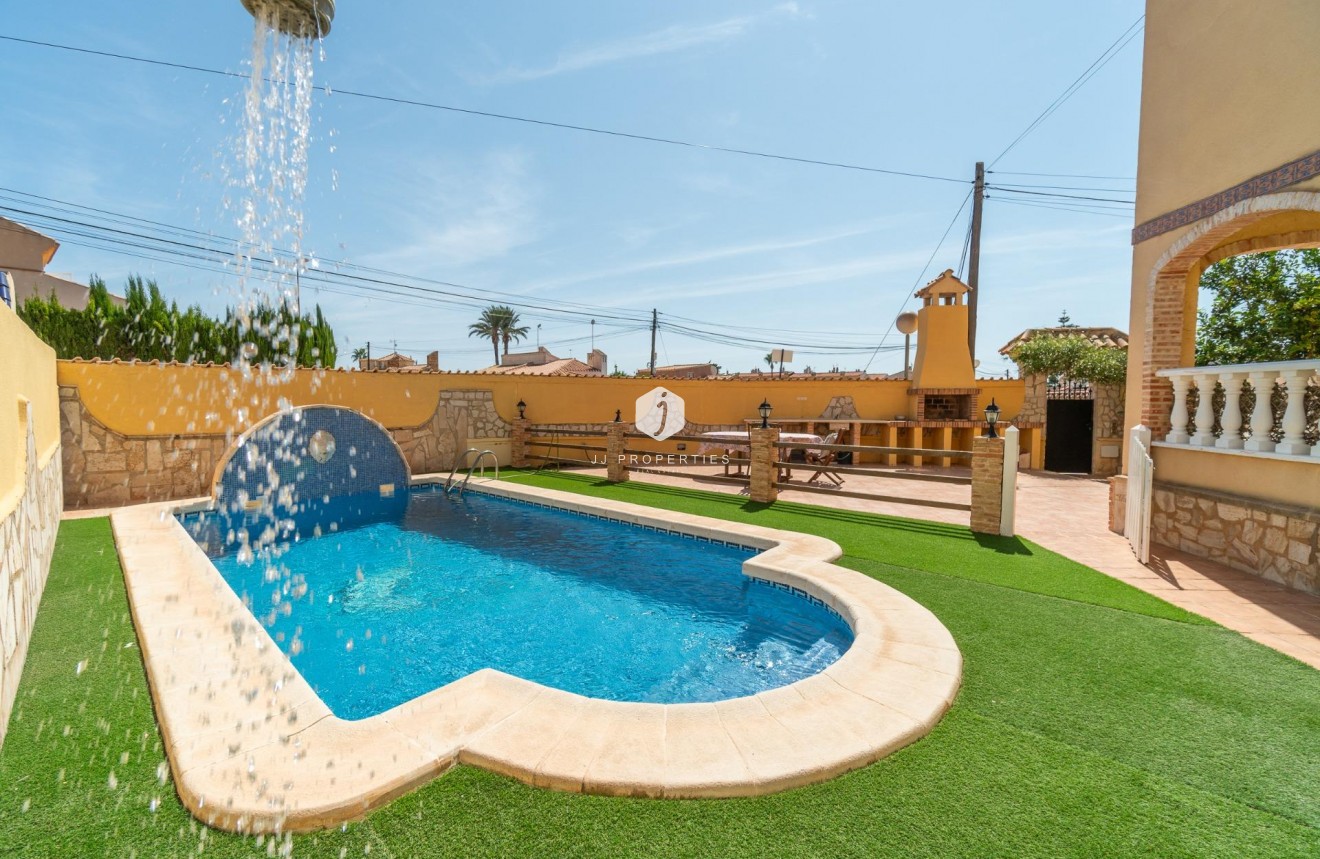 Resale - Chalet -
Orihuela Costa - Los Almendros-la Florida