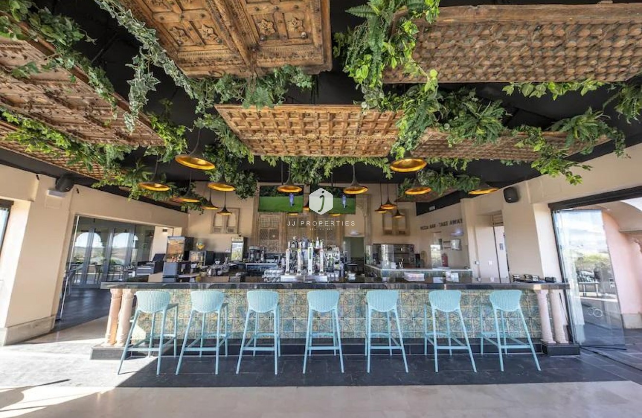 Aus zweiter Hand - Villa -
Algorfa - Inland