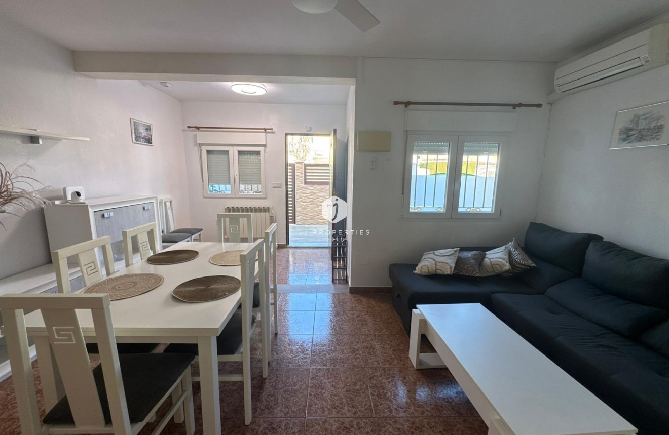 Z drugiej ręki - Bungalow -
Torrevieja - Costa Blanca